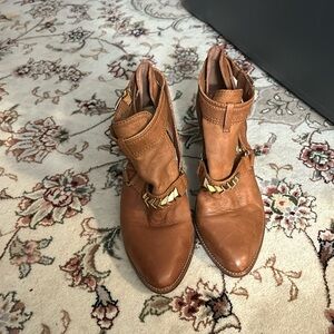 Gianni bini Ankle Boots size 8.5 leather luggage color